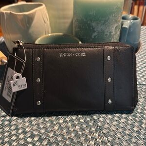NWT - Genuine Leather RFID Women's Wallet - Black